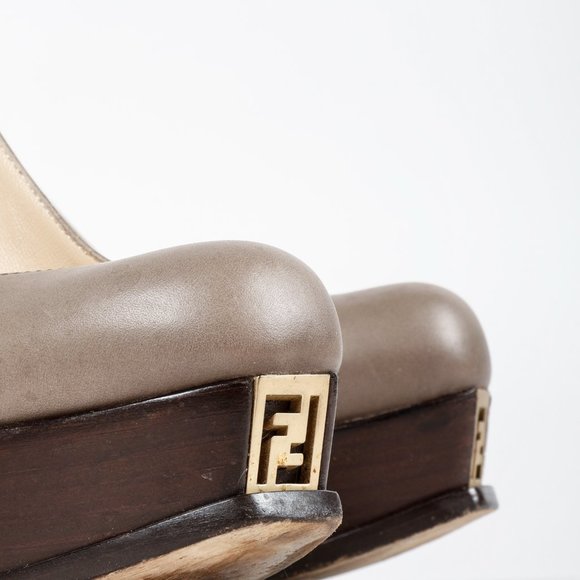 Fendi Fendista Taupe Leather Pumps - Picture 7 of 10